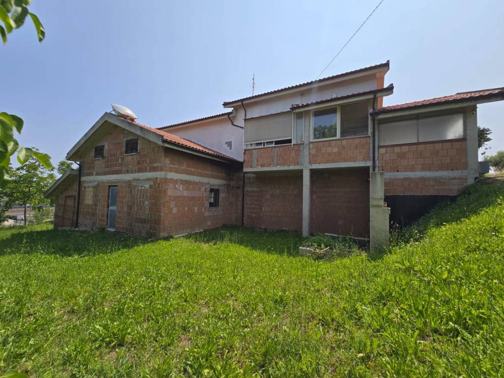 Villa a Spoltore in Via Fonte Vecchia, 5 - Foto 4