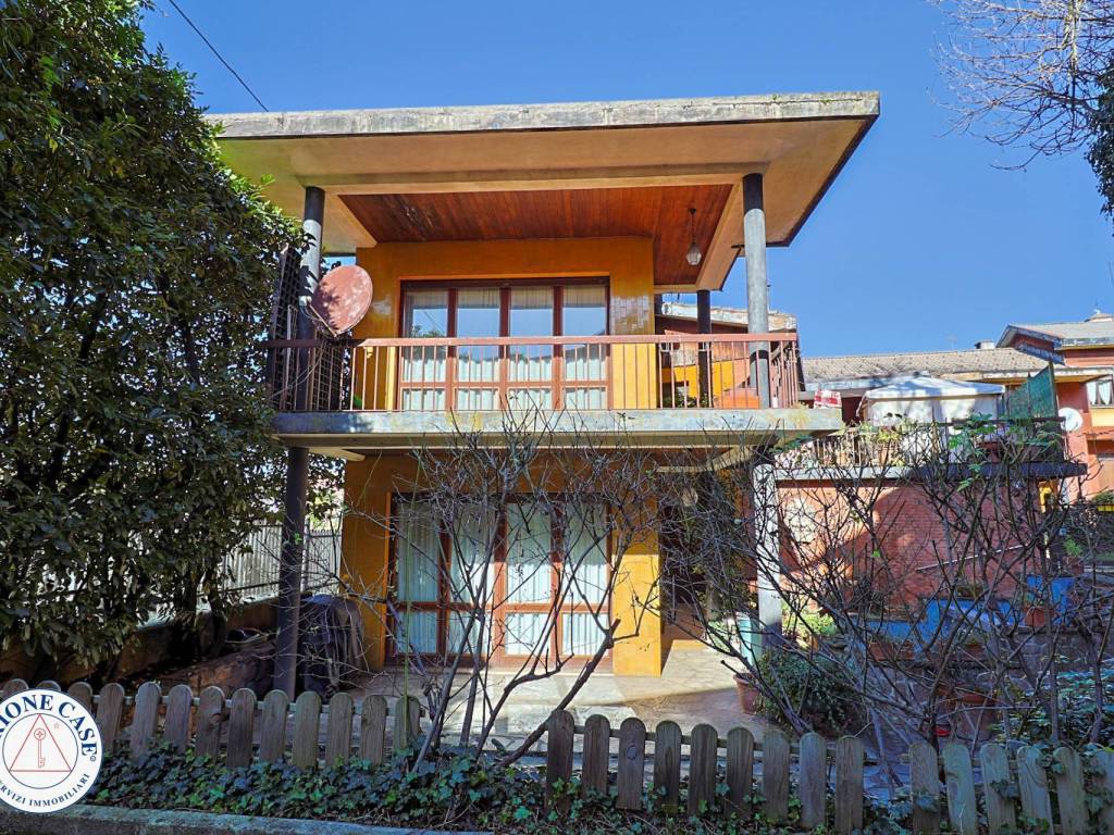 Casa indipendente a Valganna in Piazza Perrucchetti, 1 - Foto 2