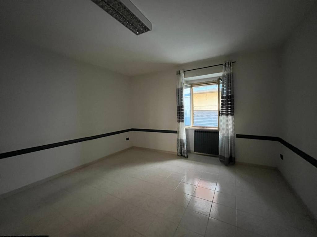 Appartamento a Benevento in Via Girolamo Vitelli - Foto 5