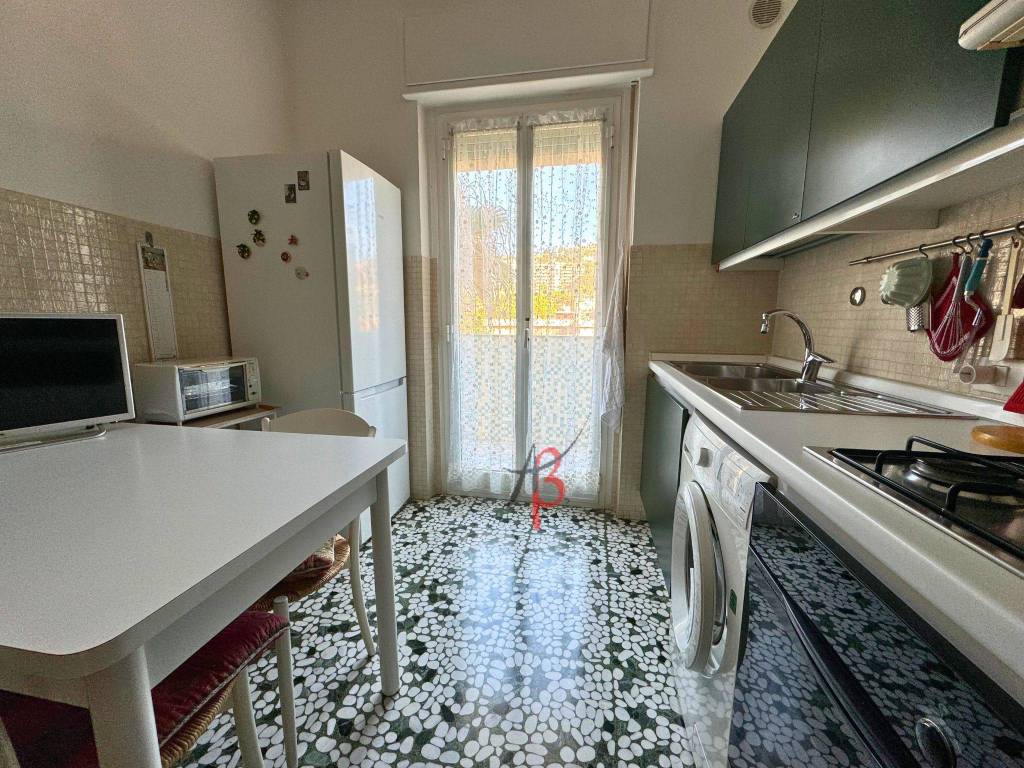 Appartamento a Bordighera in Via Enzo Verrando - Foto 4