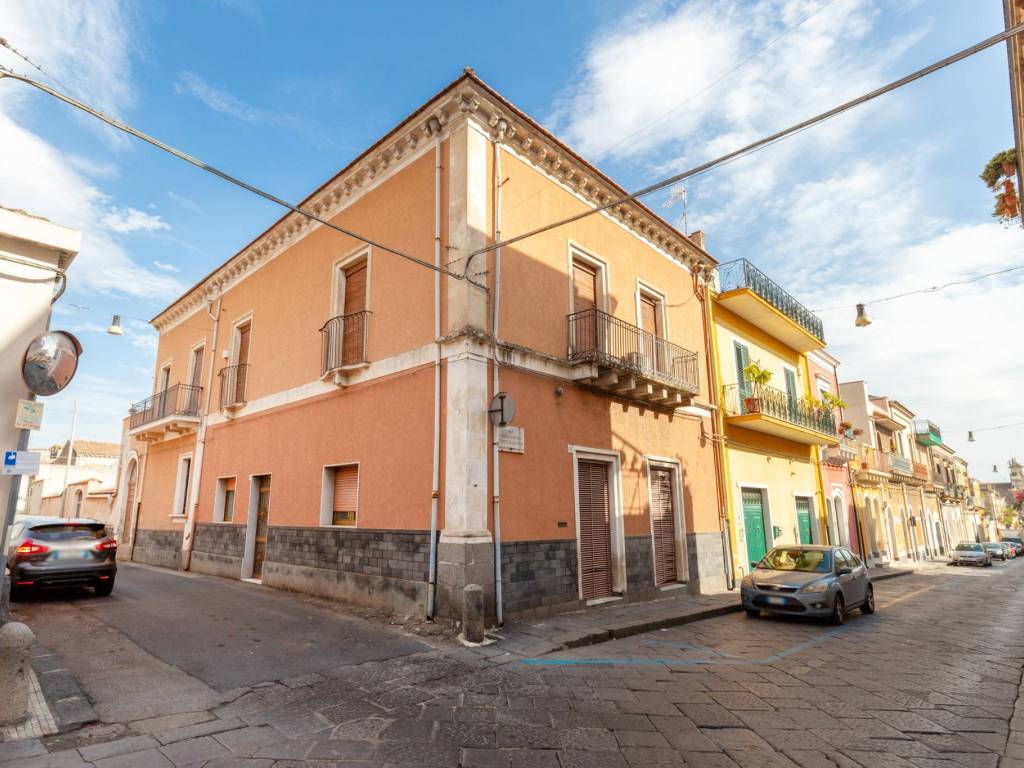 Villa a Riposto in Via Camillo Benso Conte Di Cavour - Foto 2