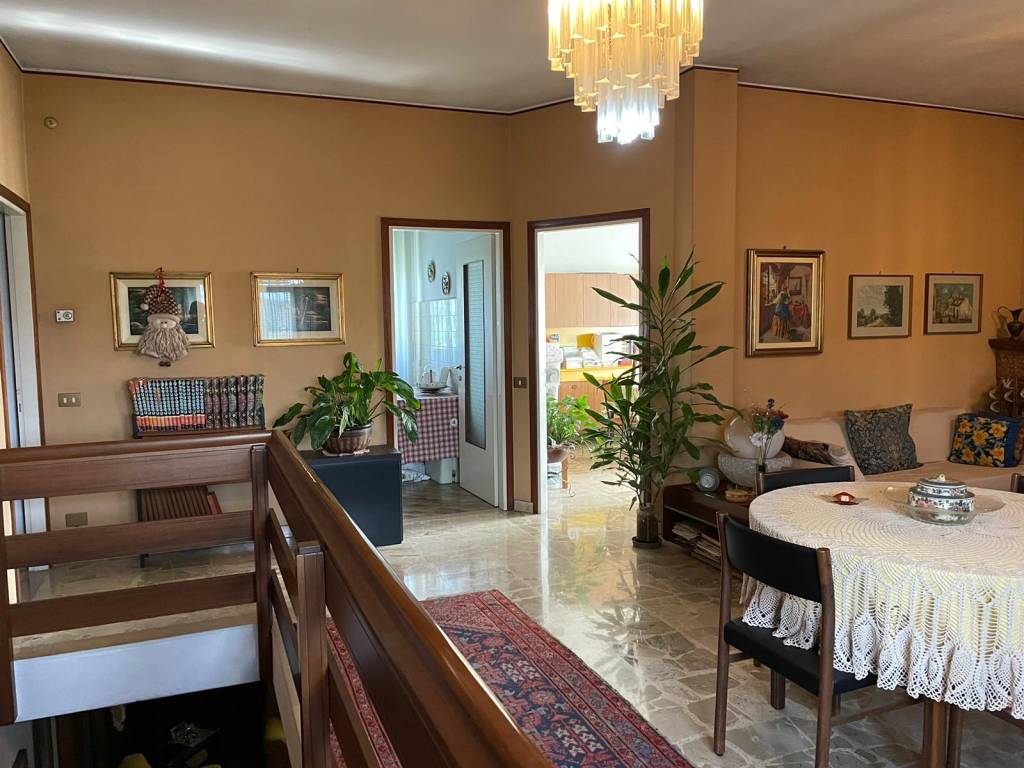 Villa a Bareggio in Via Papa Giovanni XXIII - Foto 4