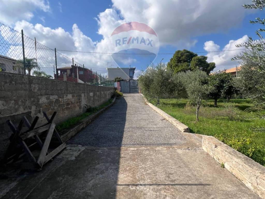 Terreno a Melilli in via Rimini, 11 - Foto 4