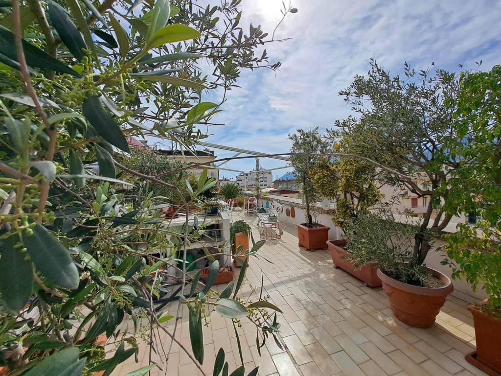 Attico / mansarda a Salerno in Via Velia - Foto 3