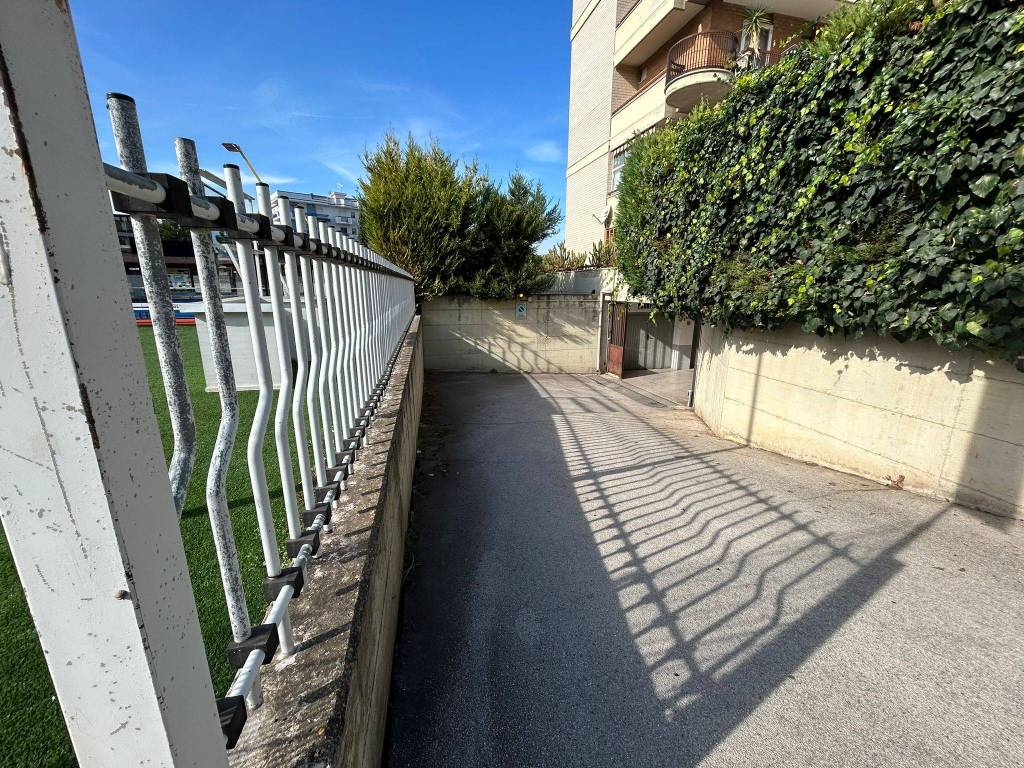 Box / garage a Cerignola in Via Monte Fumaiolo - Foto 3