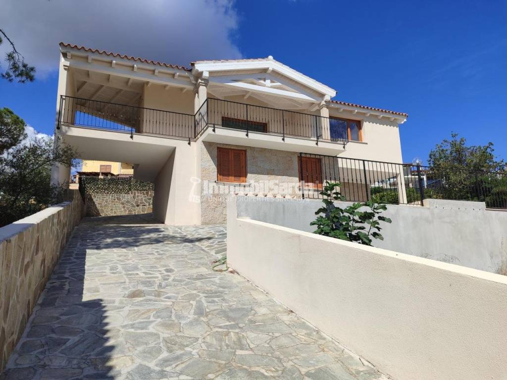 Villa a Loiri porto san paolo in Via Donatello - Foto 2