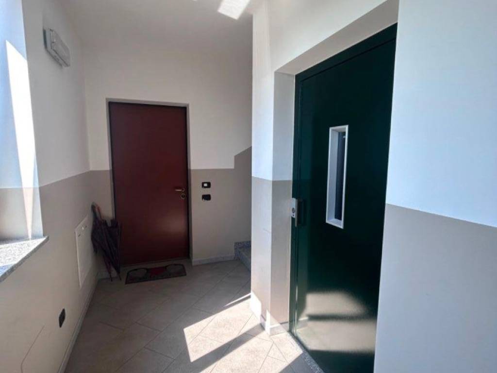 Appartamento a Cassano magnago in Via Volturno, 25 - Foto 3