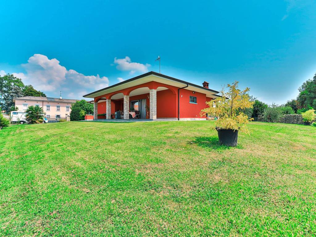 Villa a Robbiate in Via Don Sebastiano Colleoni, 57 - Foto 4