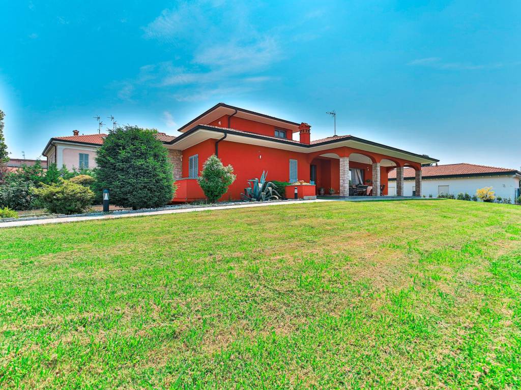 Villa a Robbiate in Via Don Sebastiano Colleoni, 57 - Foto 5