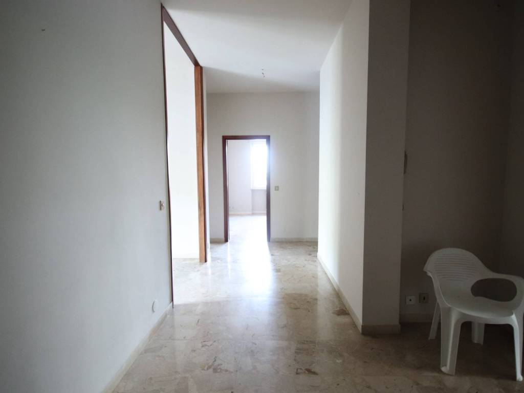 Appartamento a Alba in Corso Enotria, 41 - Foto 2