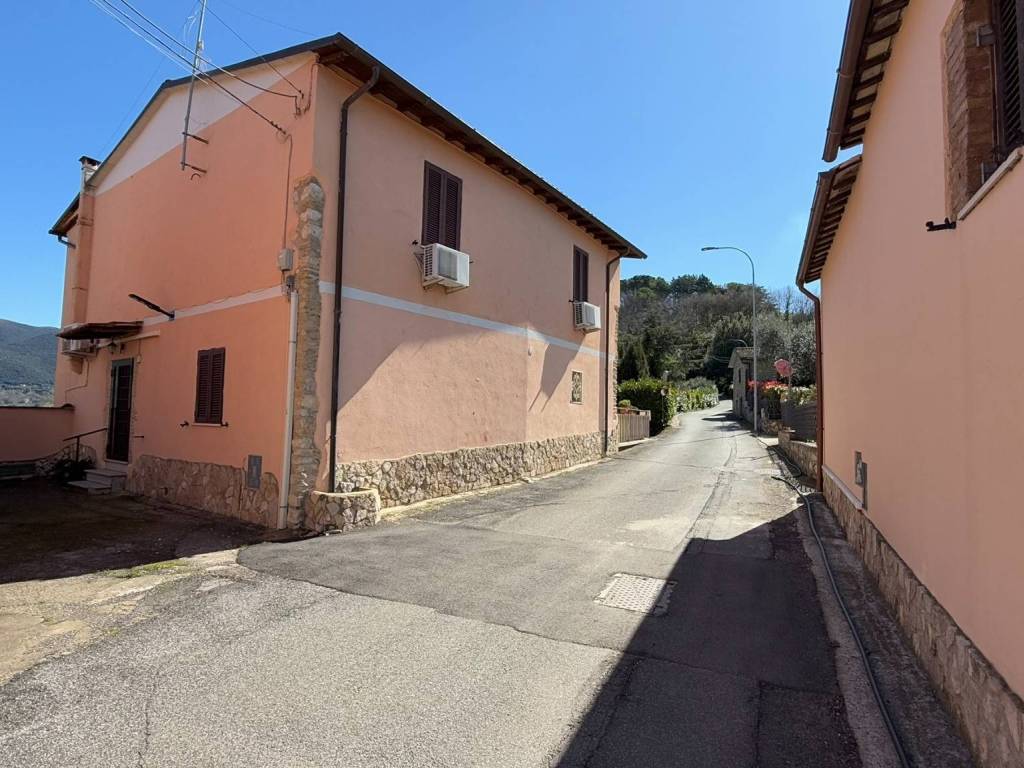 Villa a Poggio mirteto in Via Ottorino Caproni - Foto 2