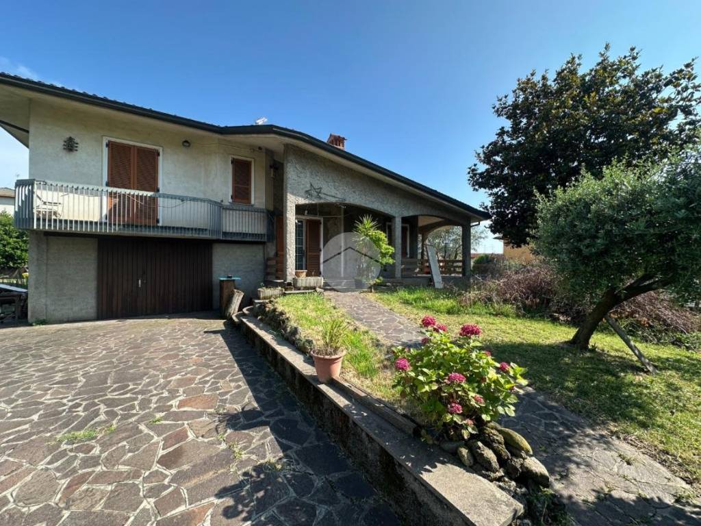 Villa a Adro in Via san martino, 37 - Foto 2