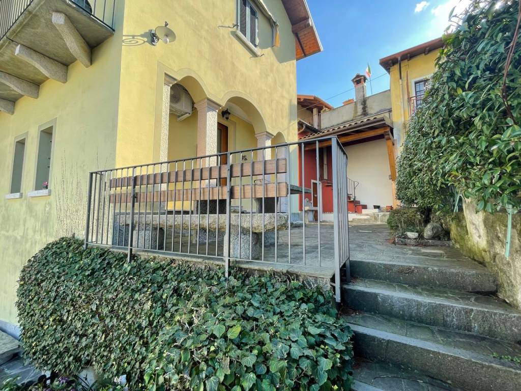 Casa indipendente a Stresa in Via Valeggia - Foto 2