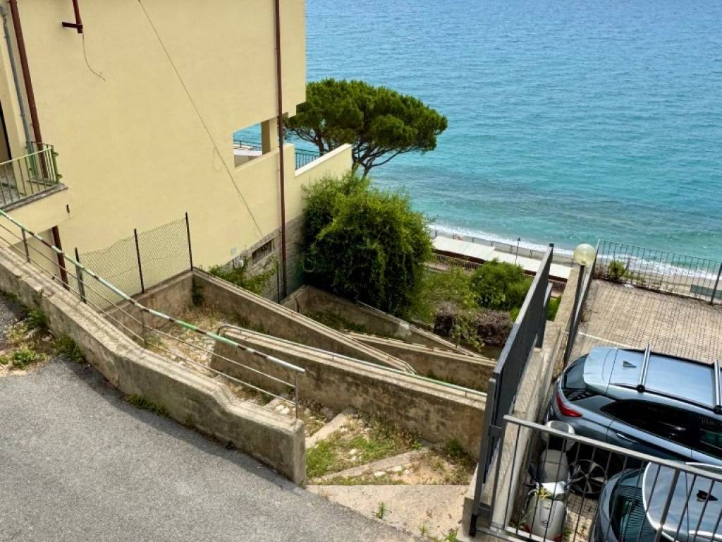 Appartamento a Borgio verezzi in Via della Cornice - Foto 2