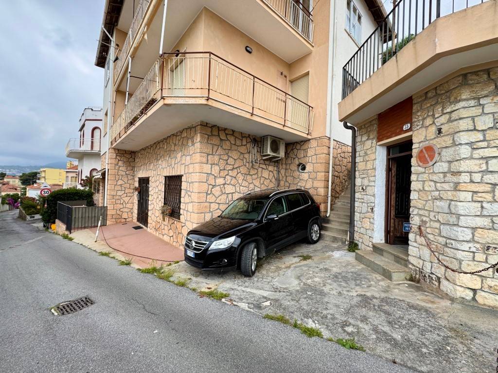 Appartamento a Borgio verezzi in Via della Cornice - Foto 4