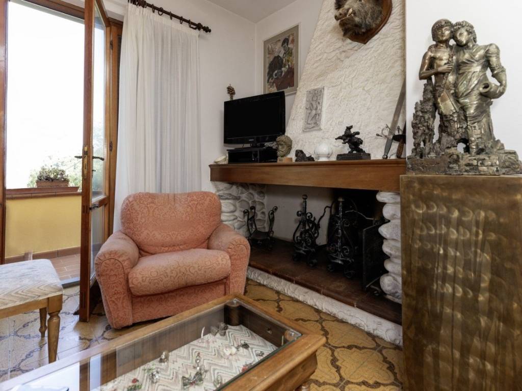 Villa a Pietrasanta in Via Santa Maria - Foto 2