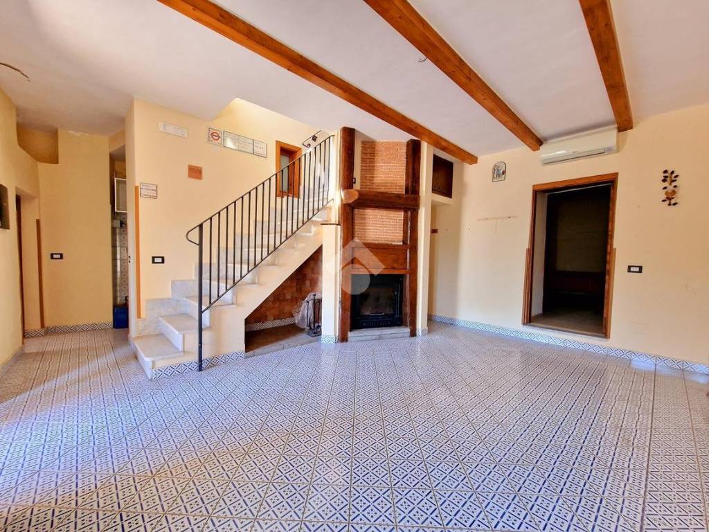 Casa indipendente a Sant'agata de' goti in C/da Traugnano - Foto 2