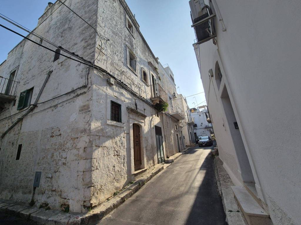 Palazzo / stabile a Ostuni in Via Francesco Caracciolo - Foto 2