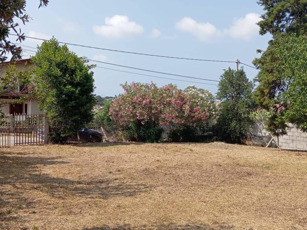 Villa a Aprilia in Via dei Pini - Foto 2