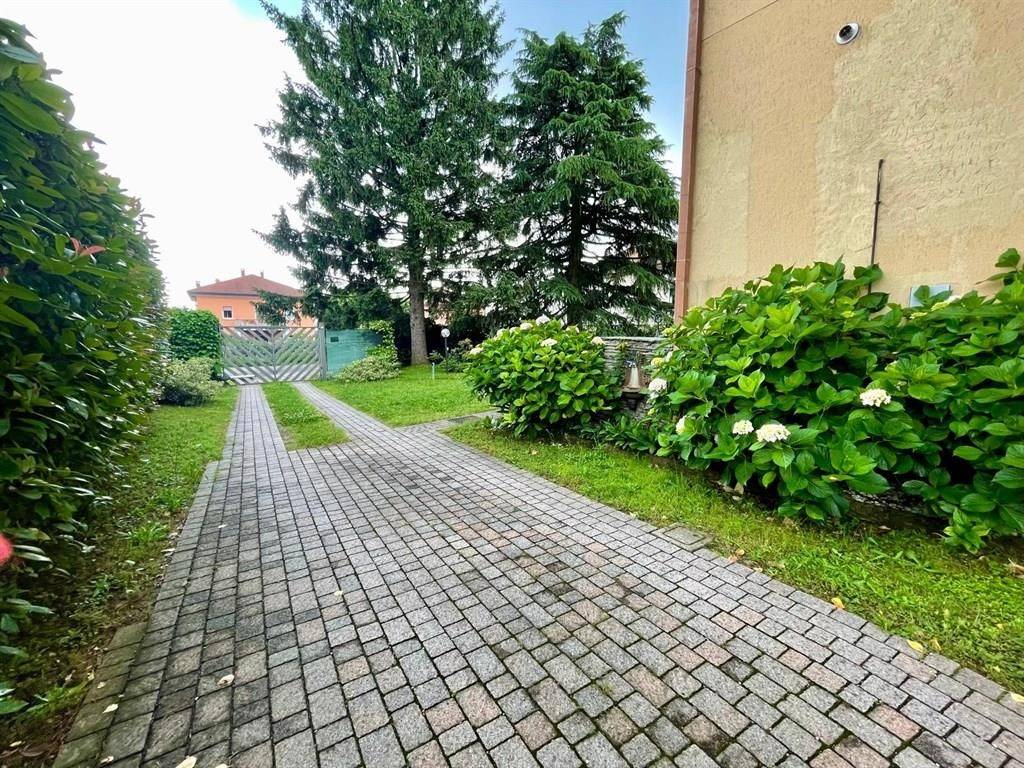 Appartamento a Gavirate in Via Damiano Chiesa, 7 - Foto 5