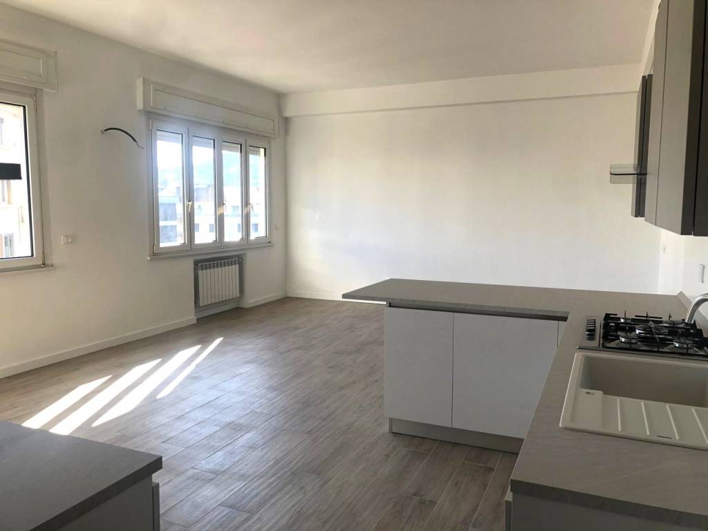Appartamento a Savona in Via Giuseppe Brignoni - Foto 4