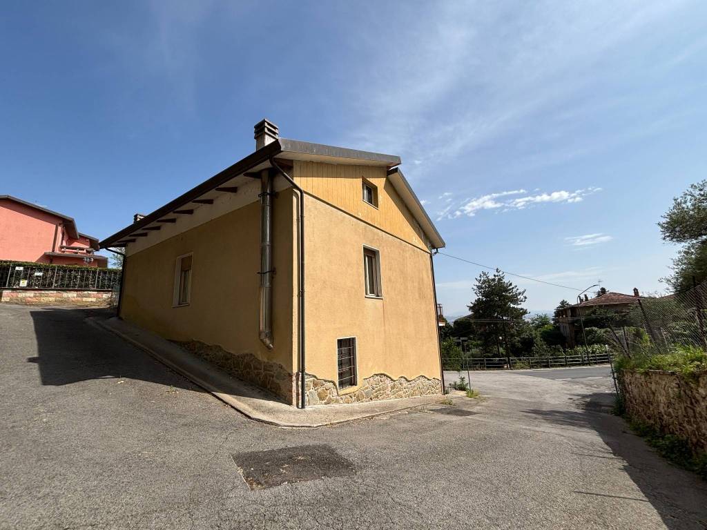 Casa indipendente a Piegaro in Via Giuseppe Di Vittorio, 2 - Foto 4