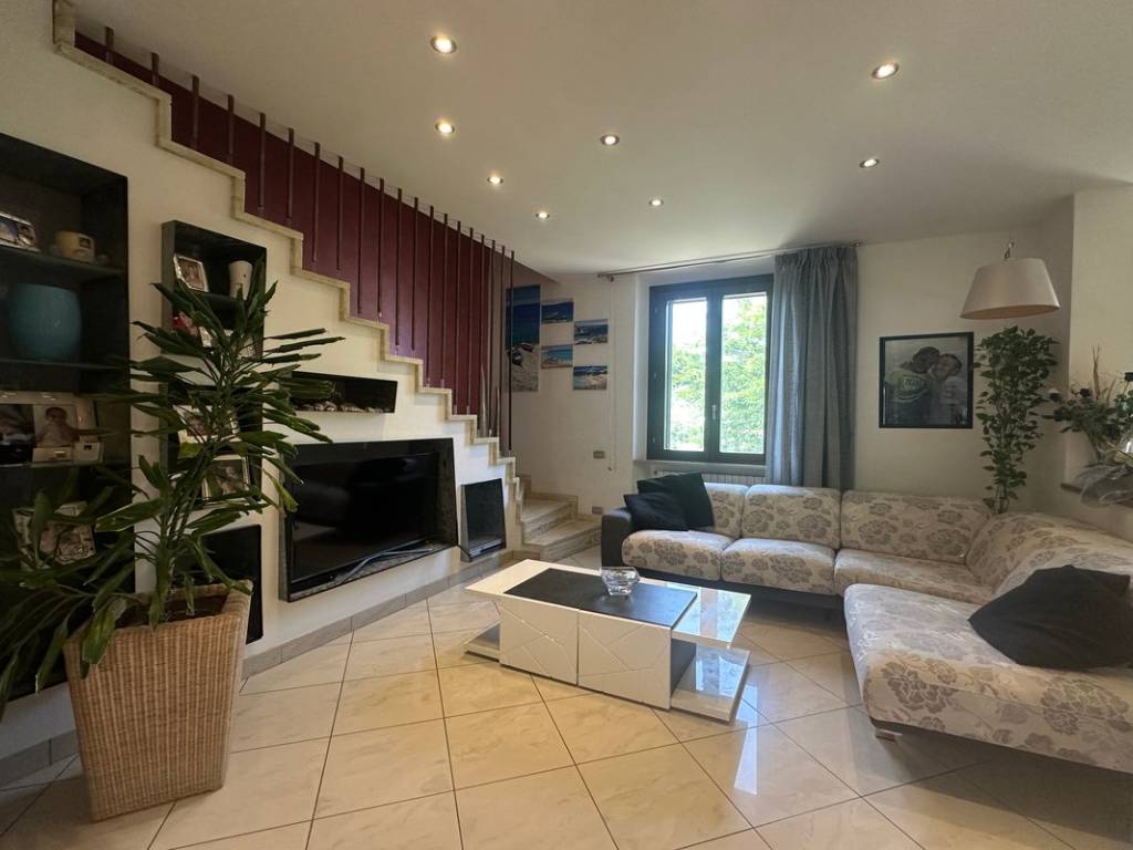 Villa a Rosignano marittimo in Via Vittorio Veneto - Foto 2