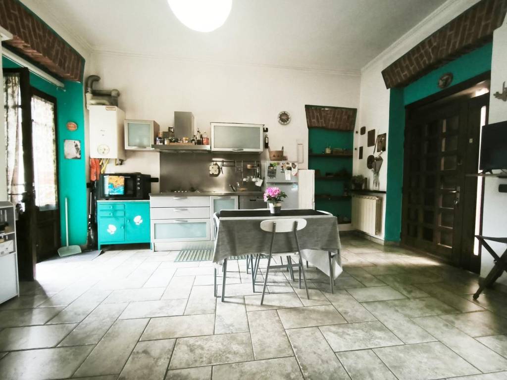 Casa indipendente a Bellinzago novarese in Via della Libertà - Foto 2