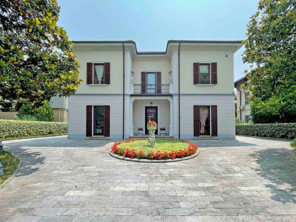 Villa a Tradate in Via Goffredo Mameli, 38 - Foto 2