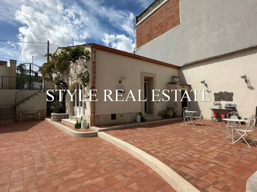 Villa a Canicattini bagni in Via Bosco di Sopra - Foto 3