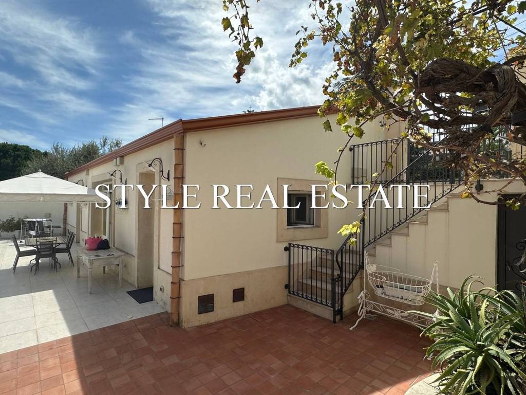 Villa a Canicattini bagni in Via Bosco di Sopra - Foto 4