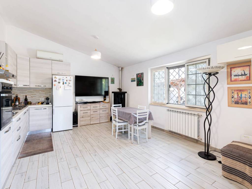 Villa a Aprilia in Via Treste, 7 - Foto 2