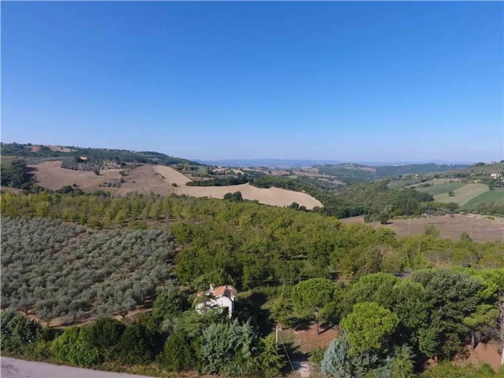 Rustico / casale a Gualdo cattaneo in Via Della Collina - Foto 2