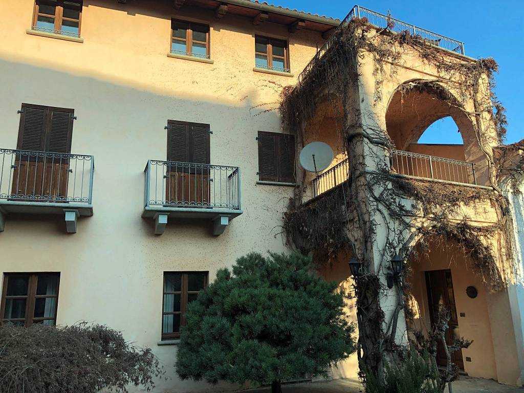 Villa a Costigliole saluzzo in Via Camillo Benso di Cavour, 16 - Foto 4