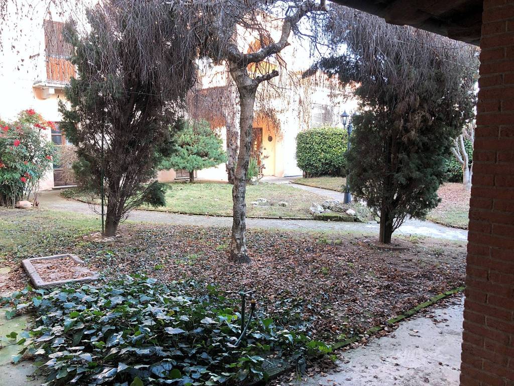 Villa a Costigliole saluzzo in Via Camillo Benso di Cavour, 16 - Foto 5