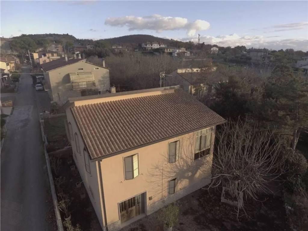 Villa a Gualdo cattaneo in Via Piave - Foto 4