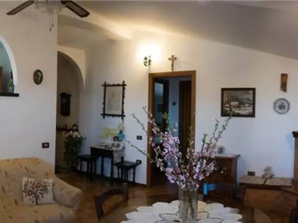 Appartamento a Gualdo cattaneo in Via Castel Petroso - Foto 2
