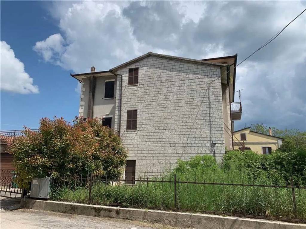 Appartamento a Gualdo cattaneo in Via Roma - Foto 2