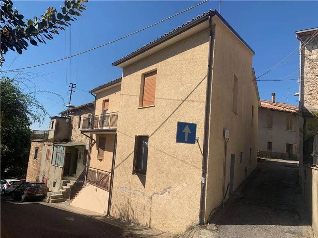 Villa a Gualdo cattaneo in Via Collesecco, 51 - Foto 2