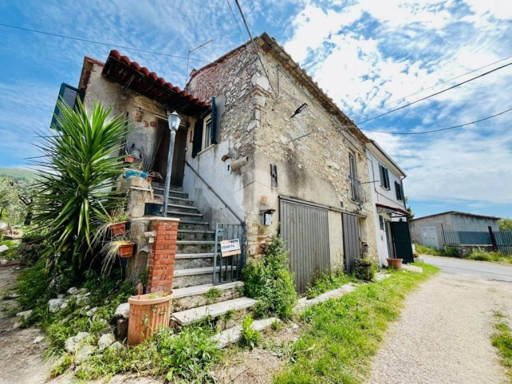 Casa indipendente a Montebuono in Via Sargnano - Foto 2