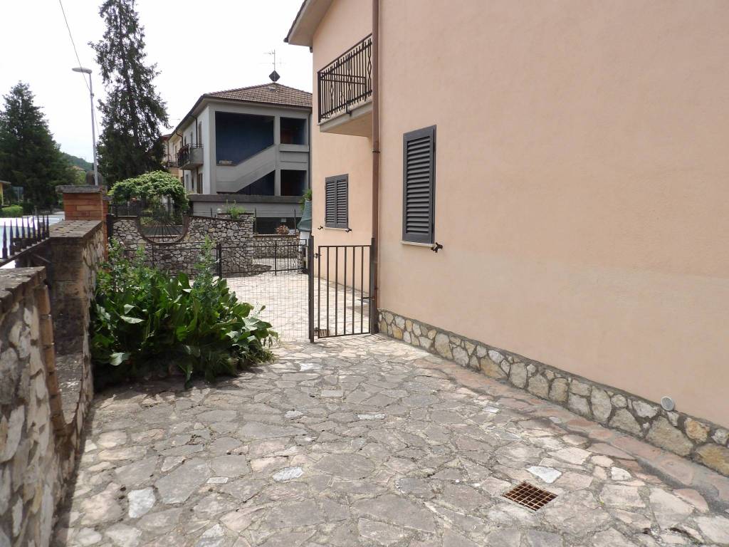 Appartamento a Terni in Via Narni, 76 - Foto 2