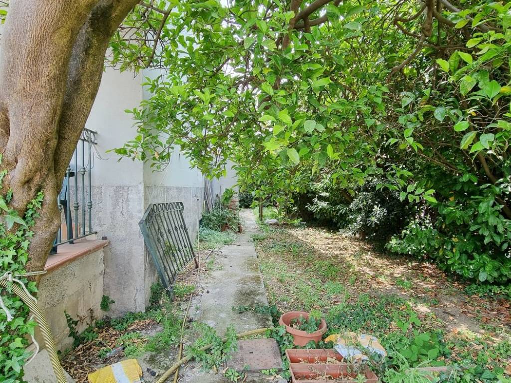 Villa a Caserta in Via Bersaglio, 18 - Foto 3