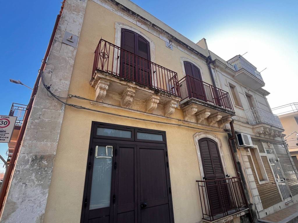 Appartamento a Avola in Piazza Regina Margherita, 4 - Foto 3
