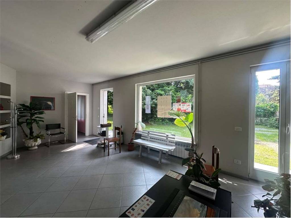 Casa indipendente a Varallo pombia in via martiri della libertà, 106 - Foto 3