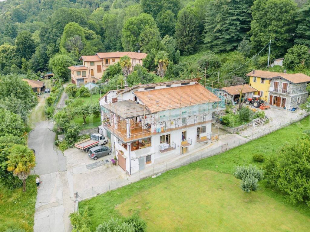 Casa indipendente a Pettenasco in Via Pratolungo, 33 - Foto 2
