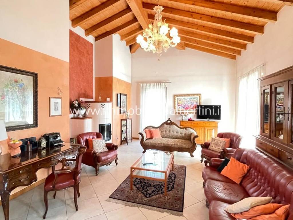 Villa a Villafranca di verona in Via Caluri - Foto 4