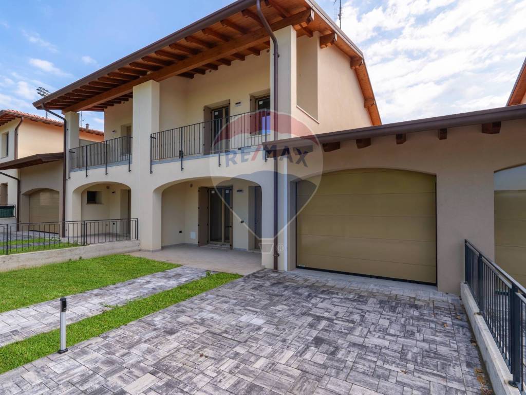 Villetta a schiera a Castiglione delle stiviere in via XXV Aprile - Foto 2