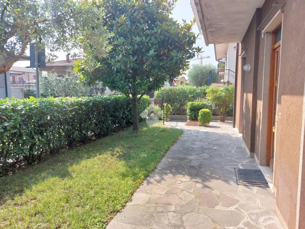 Appartamento a Peschiera del garda in Via Michelangelo, 13 - Foto 4