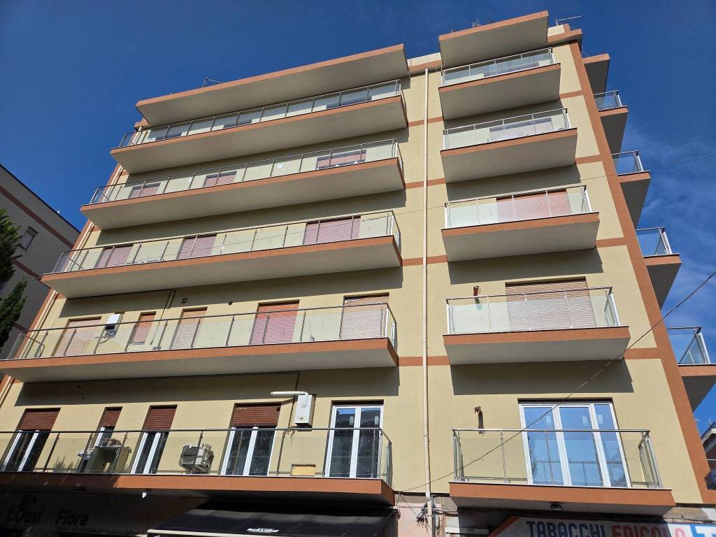Appartamento a Reggio calabria in Viale Calabria - Foto 2