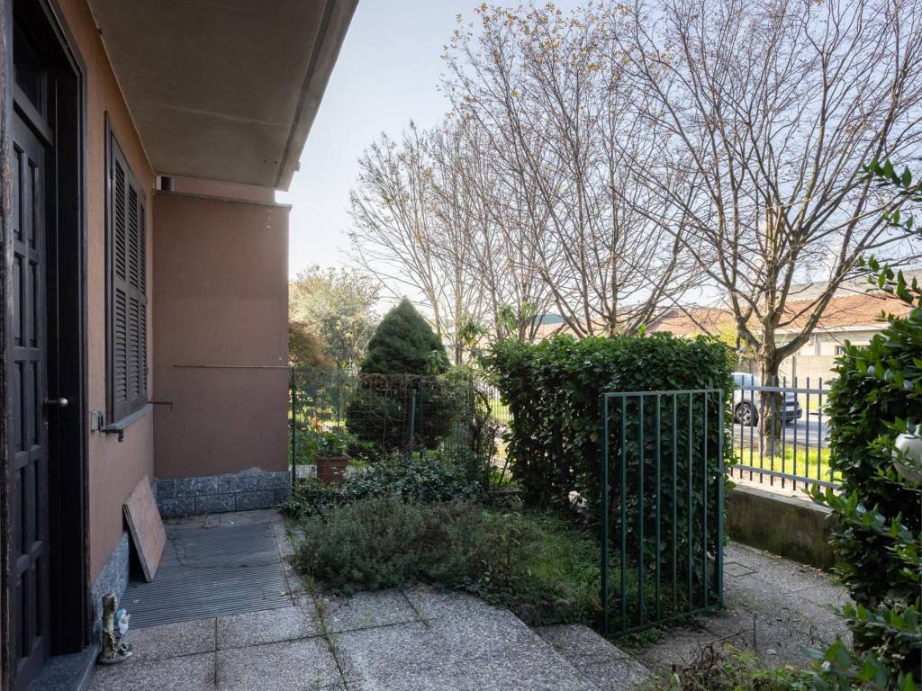 Villetta a schiera a Caronno pertusella in Via Asiago, 133 - Foto 2